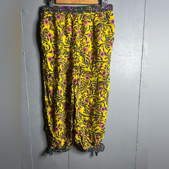 ANTHROPOLOGIE Lounge Harem Pants in multi floral/leopard. Size small - Picture 2 of 8